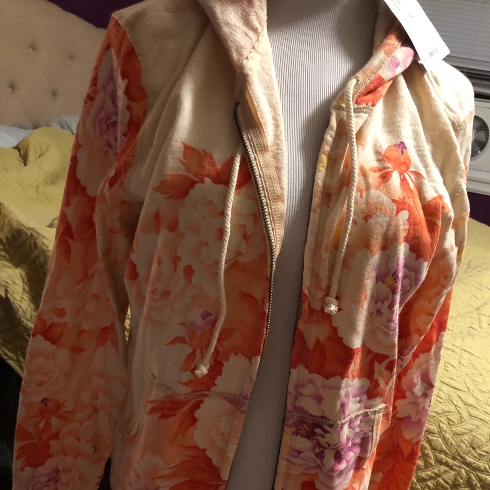 LUCKY  BRAND SWEATSHIRT NWT